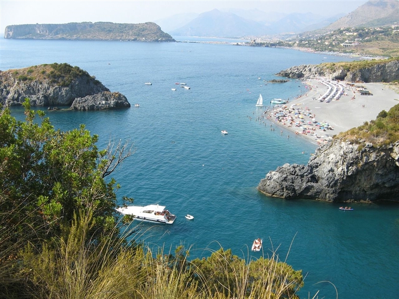 San Nicola Arcella, orasel din Calabria, pe coasta Marii Tireniene