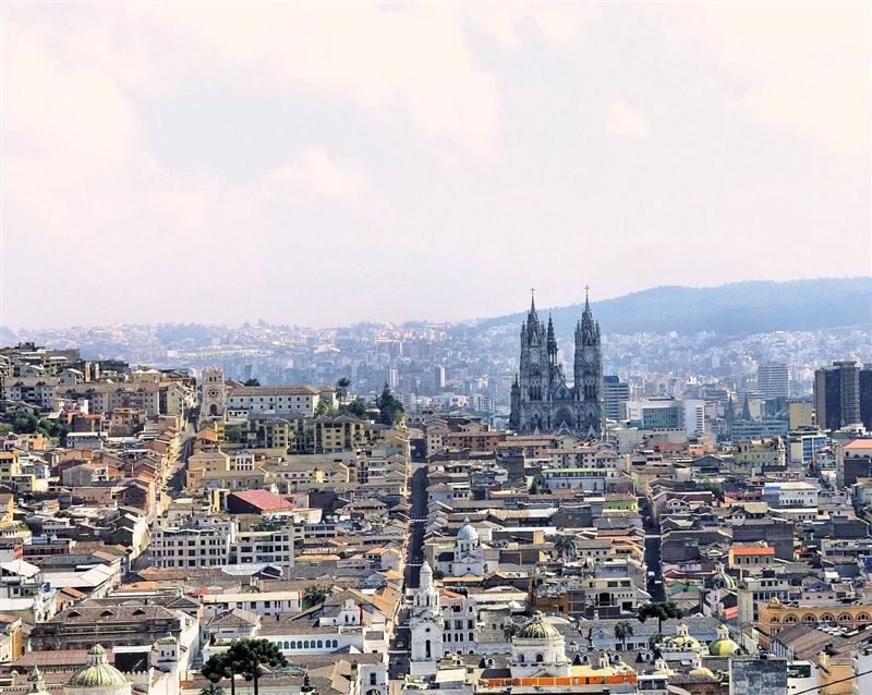 Panorama Quito, capitala Ecuadorului