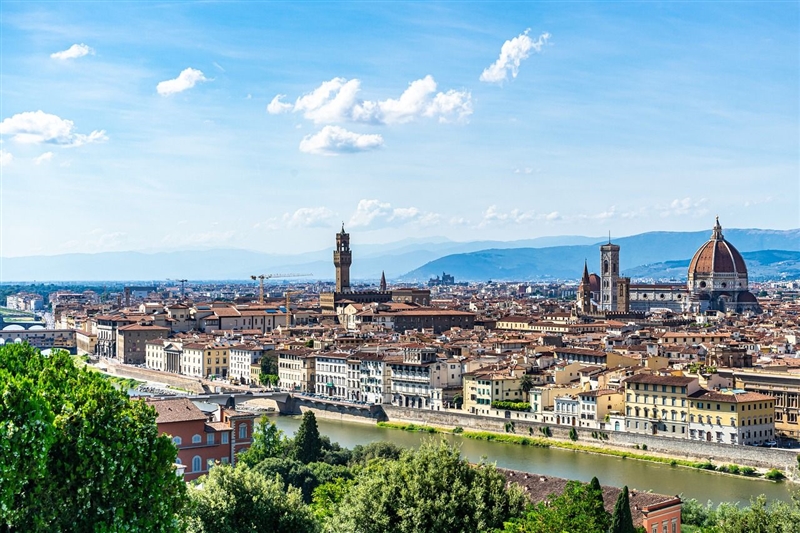 Florenta, Italia, panorama catre Raul Arno