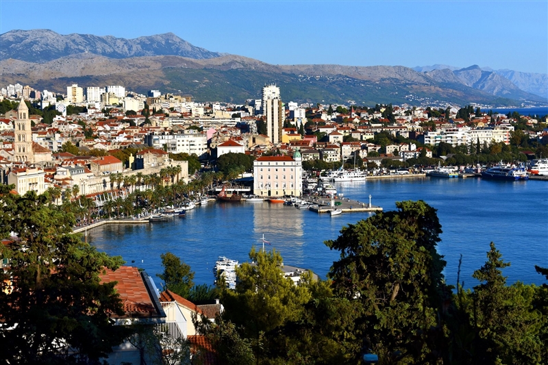 Split, cel mai mare si mai important oras din Dalmatia si cel de al doilea oras al Croatiei