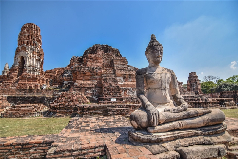 Statuie reprezentandu-l pe Buddha, Thailanda