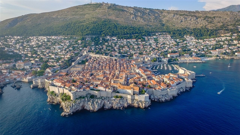 Dubrovnik, unul din cele mai frumoase orase croate, aflat pe tarmul Marii Adriatice