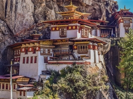 Circuit Bhutan si Nepal · Circuit Bhutan si Nepal