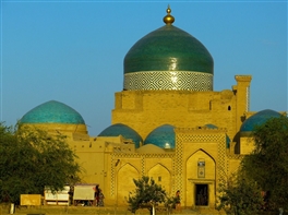 Circuit Uzbekistan - Pe urmele comerciantilor de matase (mai) · Circuit Uzbekistan - Pe urmele comerciantilor de matase (mai)